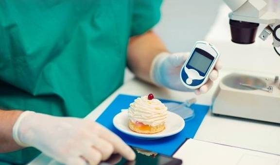 并发症|害怕糖尿病并发症，就要少吃主食少吃肉？这些控糖误区让你白受罪