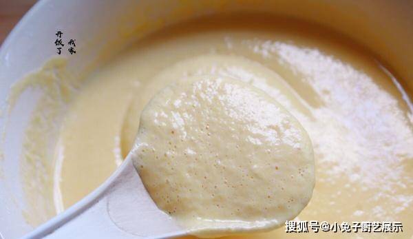 奶香玉米饼|早餐必学！不放水不放油，连和面都省了，松软香甜，比华夫饼还香