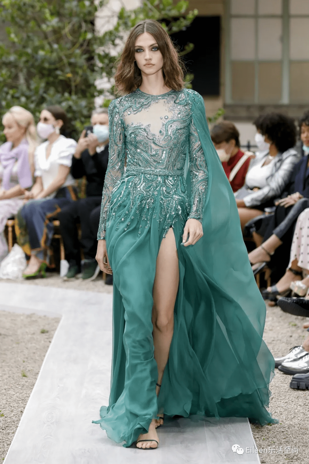 花朵|女星内卷必争？这场撒钱的盛宴到底有什么好看？