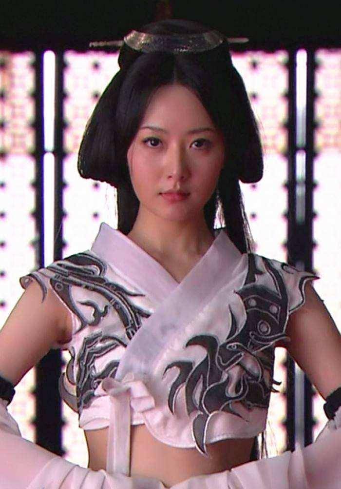 品牌|为何白冰穿了Elie Saab礼服后,那条裙子就废了?