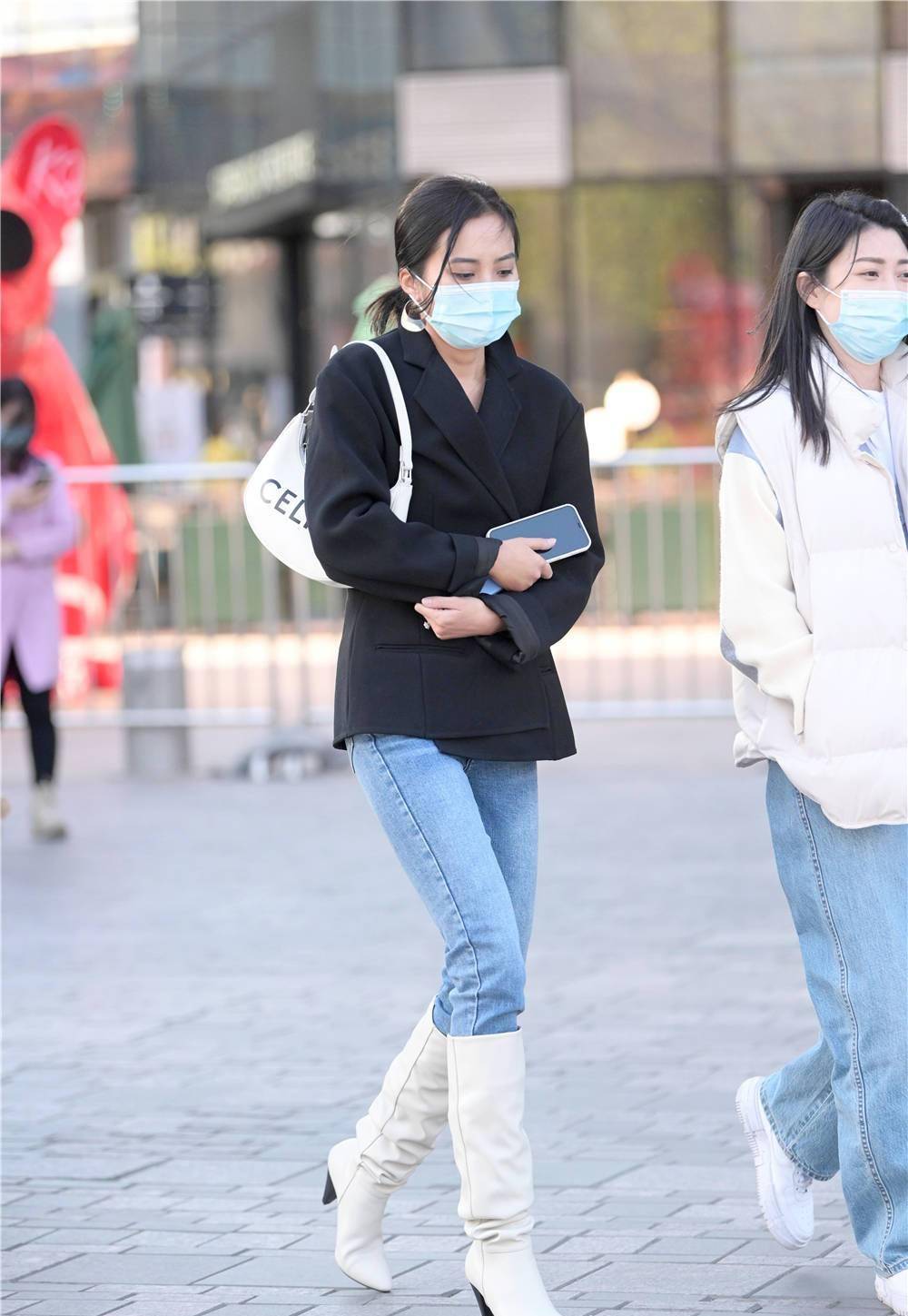 季节|好看的紧身牛仔裤，在这个季节穿着刚刚好，搭配什么鞋子更好看？