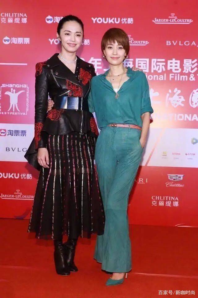 样式|马伊琍与Ella同穿绿色连体裤，一个知性大气，一个优雅微撩