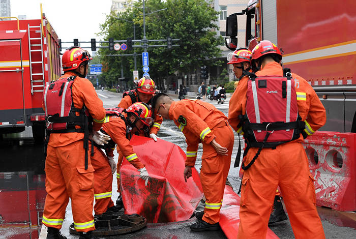 因为|孩子过度追求“美”时，家长不妨告诉她：比起外貌，内在美更重要