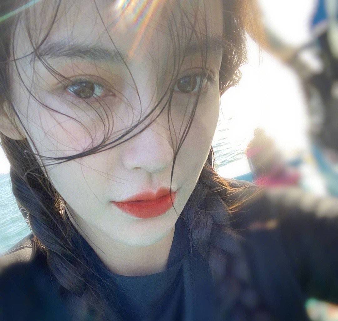 乔欣|杨颖毛巾用了十年！乔欣推荐能穿20年的大衣，明星这么节俭了？