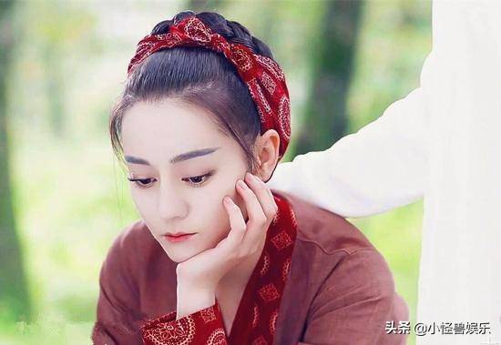 头巾|当女星戴上小碎花头巾，有人乖巧有人惊艳，到杨幂却美得犯规