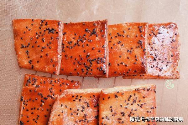 做法|国庆在家,自制酥脆饼干,两个鸡蛋,半碗面粉,香甜酥脆,解馋