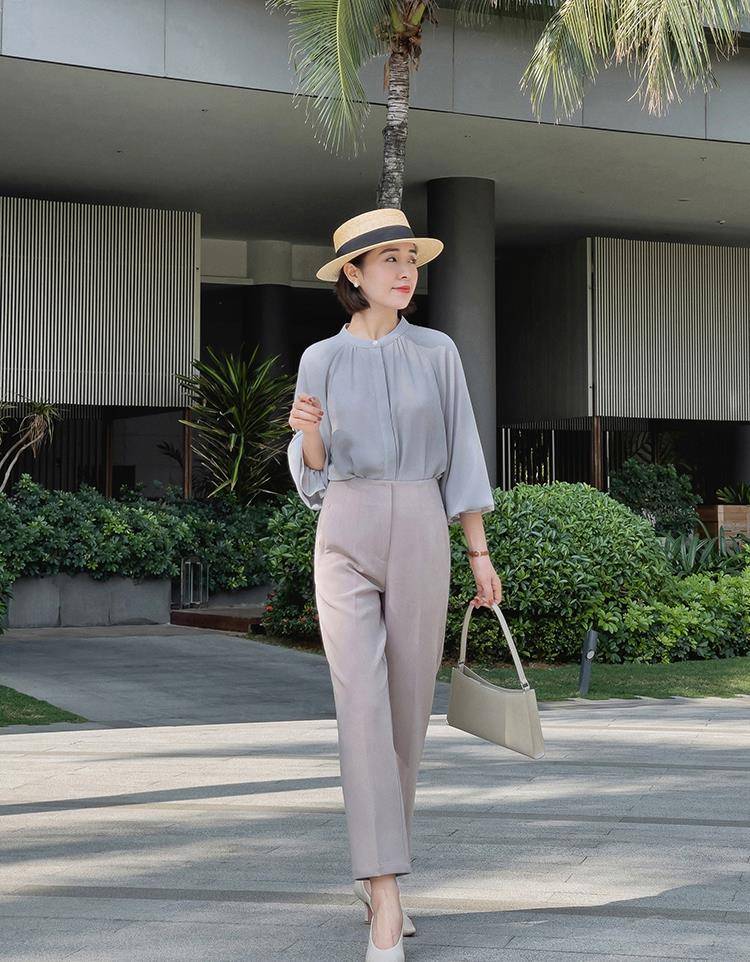 下装|建议中年女性，尽量少穿紧身裤！多穿这3种“下装”，优雅又时髦