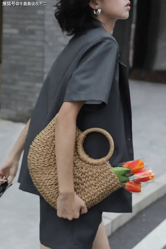 中性|夏天也能穿的小外套，绝对时髦又实穿，搭配好了还能为你形象加分