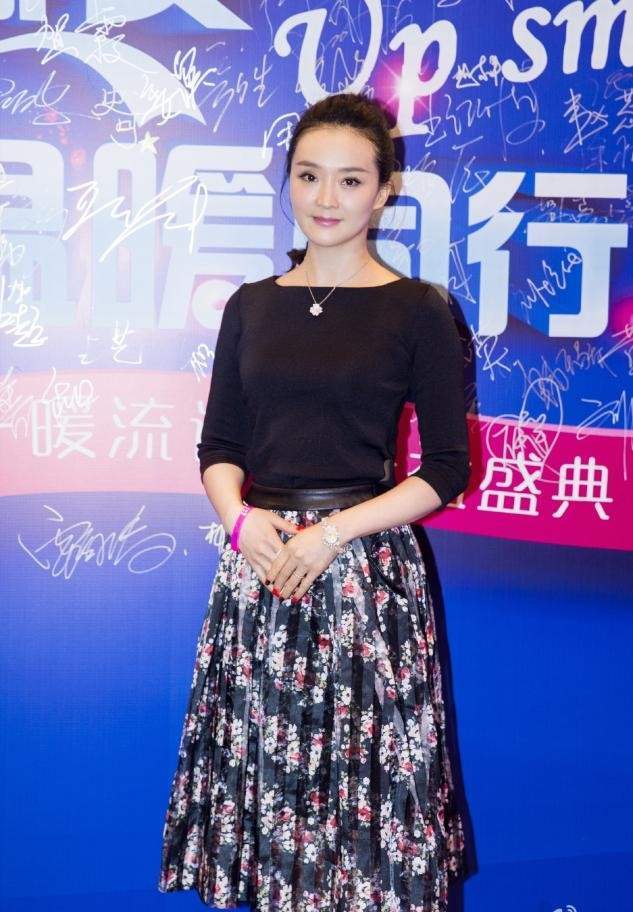 健美|王艳再带儿子录综艺，15岁球球变健美型男，壮实体格太有安全感