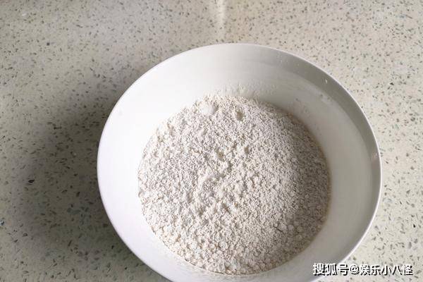 方法|早餐在家做香甜软糯的鸡蛋饼,这个方法简单不费时间,好吃又营养