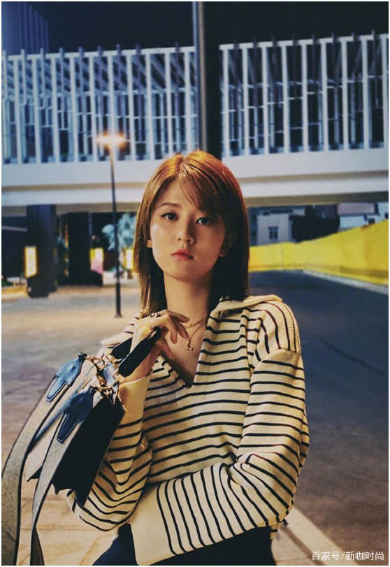 休闲风|乔欣越长越显嫩？18张风格各异美照，肤白貌美似少女