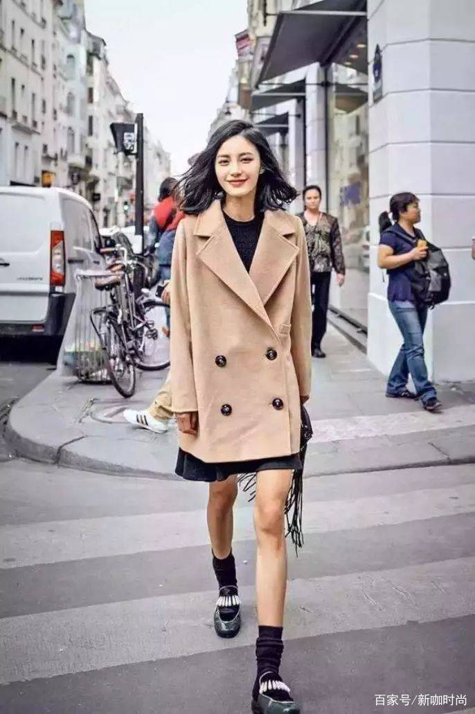 面包|年初三走亲戚，25岁姑娘这样穿，让长辈交口称赞夸你“乖乖女”