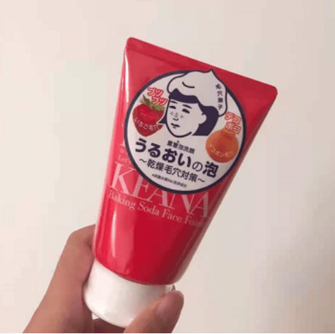 功效|女生再穷,也不要买这2款洗面奶,被营销过头了,其实用了“烂脸”