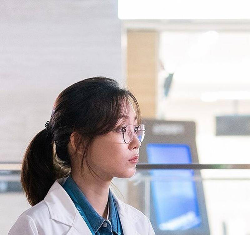 美貌|入行11年默默无声，申铉彬忽成韩娱团宠，柳演锡很有“帮妻运”