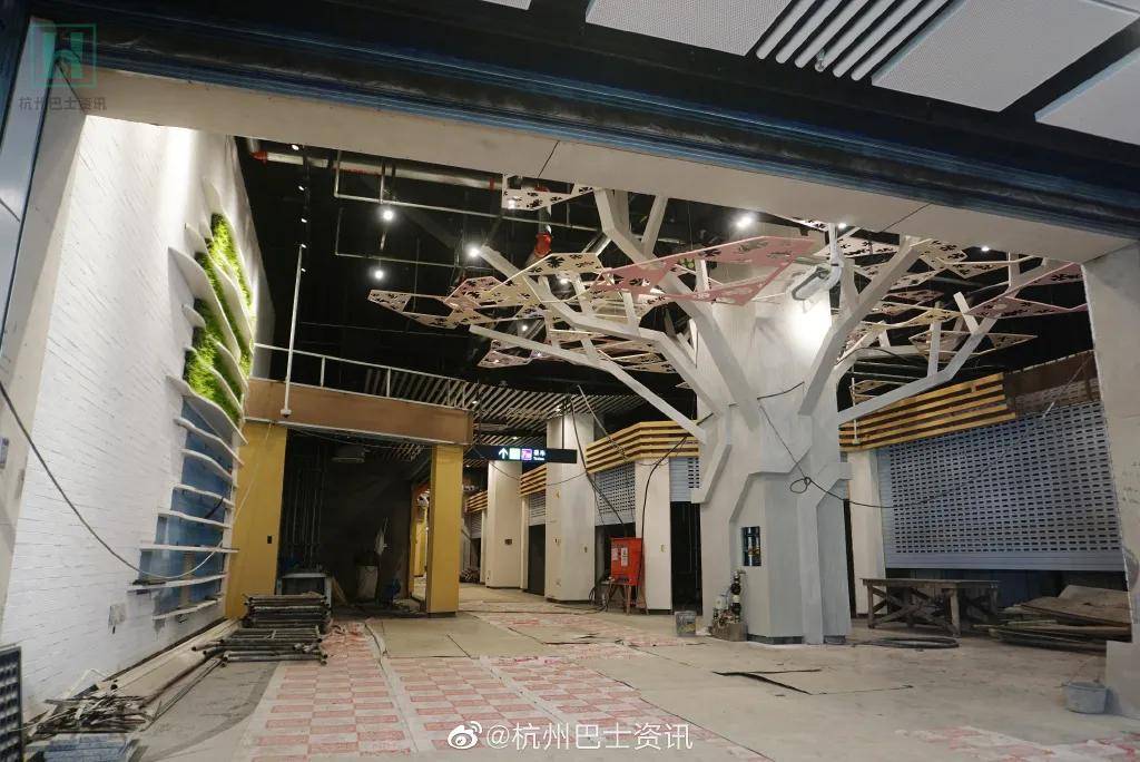 杭州地铁7号线市民中心站设置了全新的地下商业街区