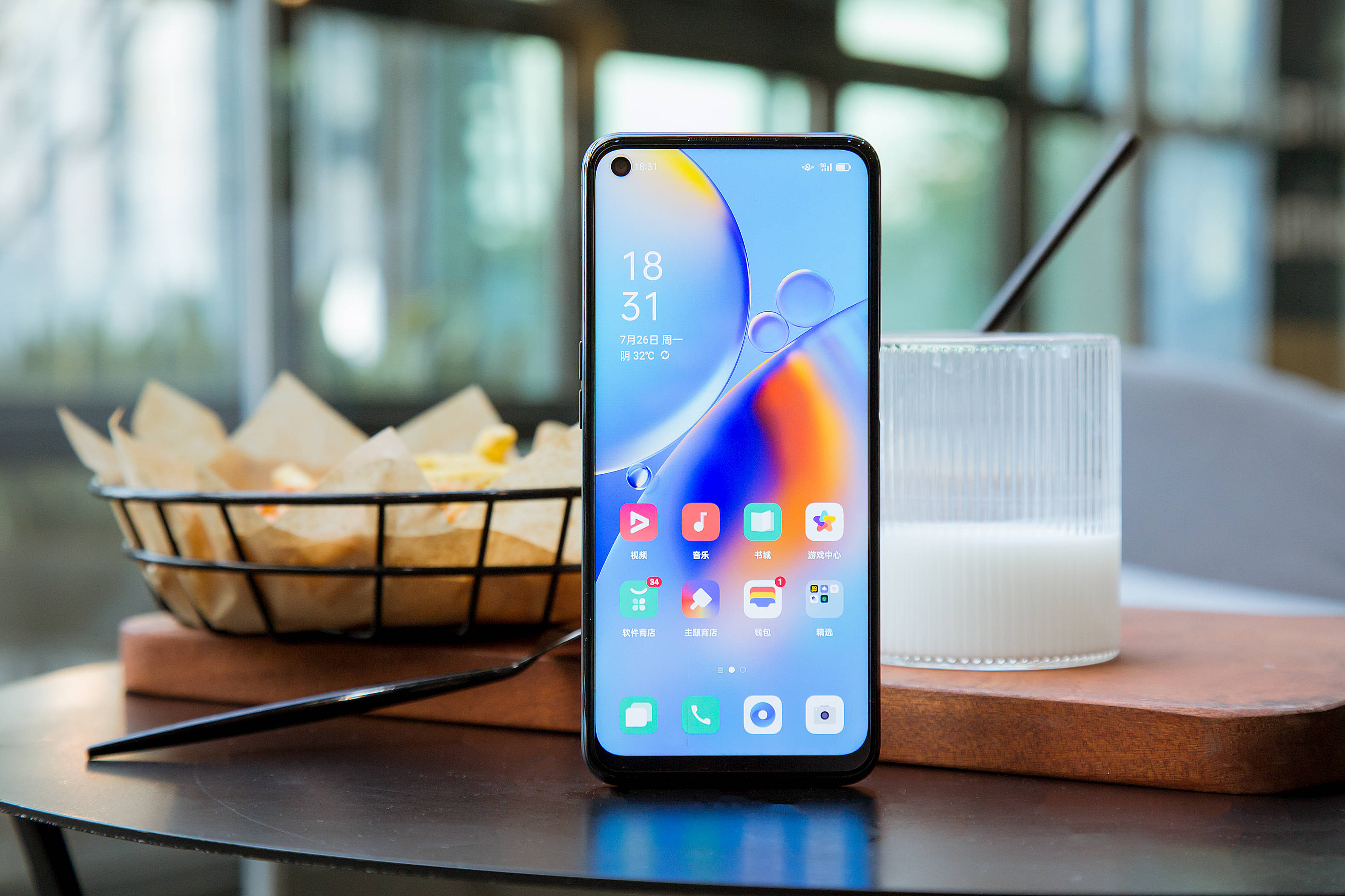 不止有90hz高刷屏,oppo a93s屏幕还有这些看点