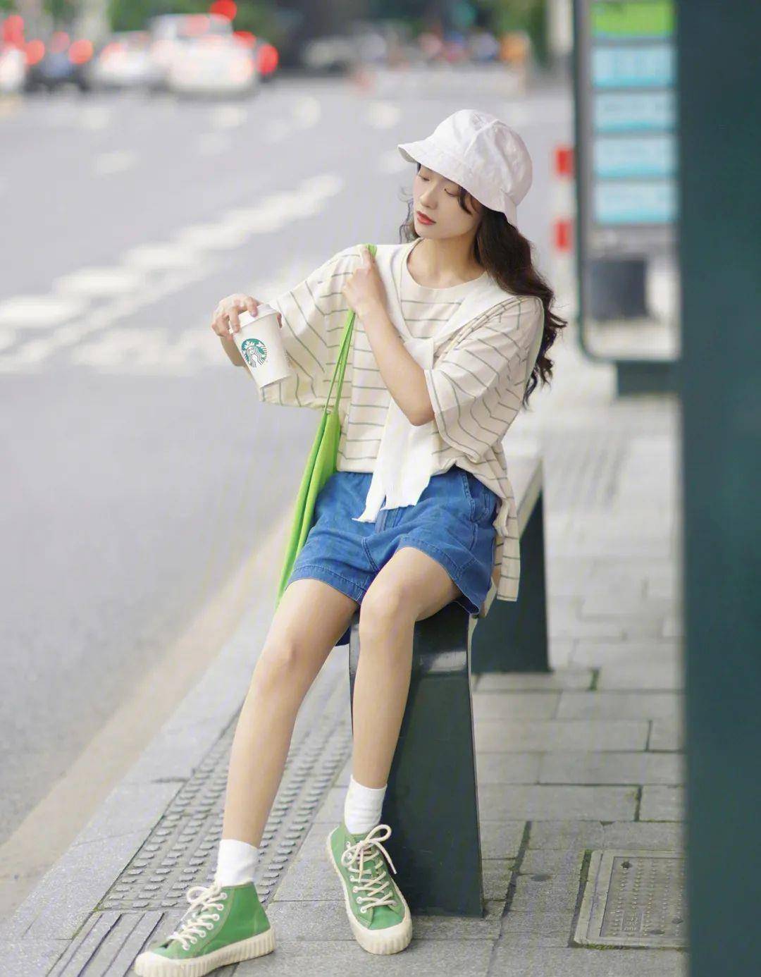 视觉|别再穿一身黑了!今夏爆火的“初恋色”简直美哭!