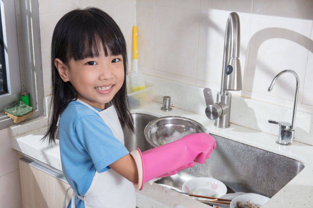 暑假孩子易懒散父母做好5件事孩子整个学期都受益