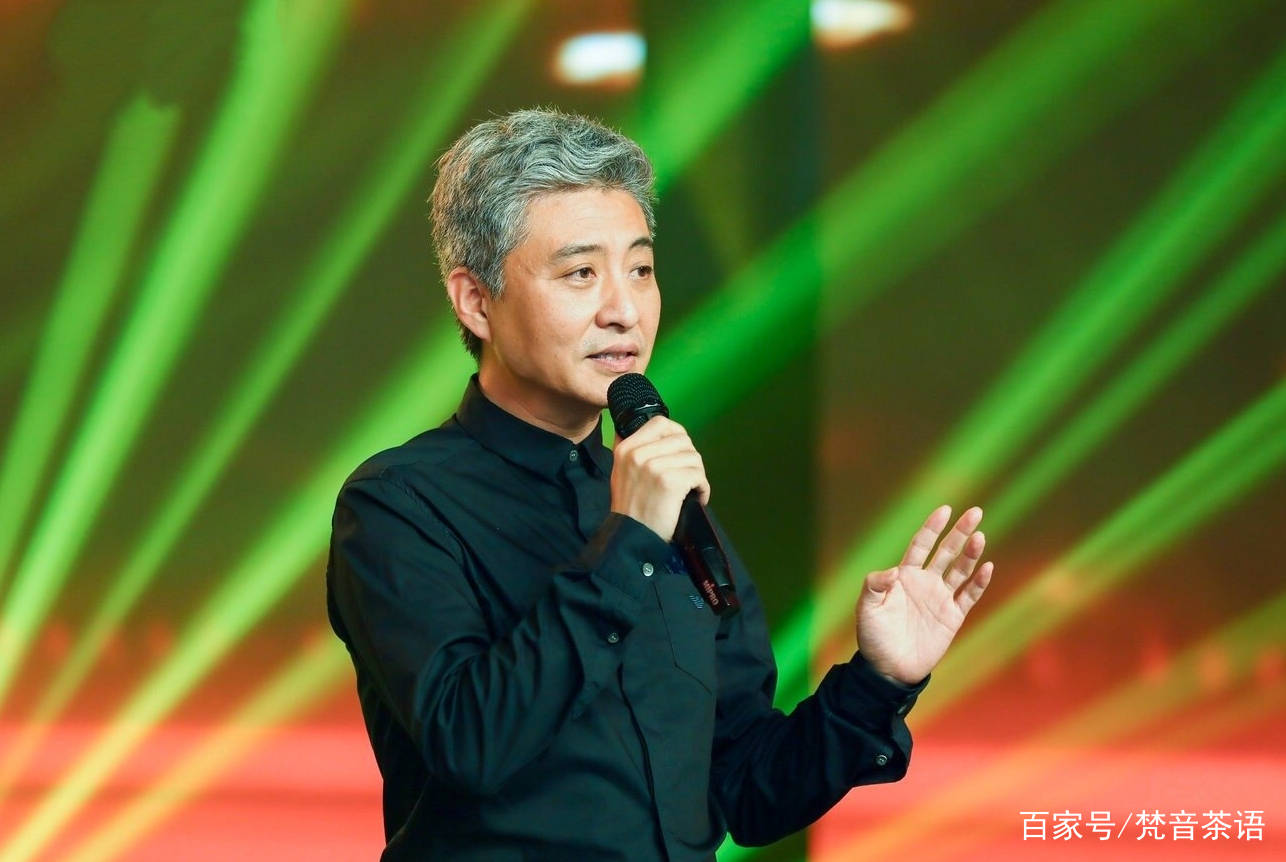 史晓军到周炜:本该靠嘴成就自己,扬名却在作品之外