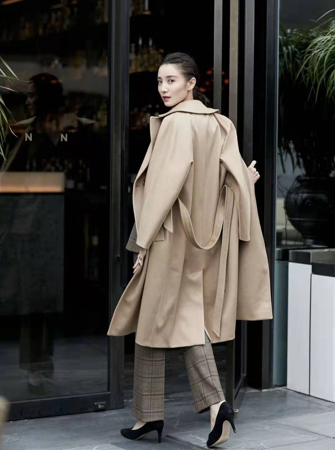 杨千嬅|西装是奔四奔五女人的“时尚战袍”，杨千嬅御姐范，宋佳美到犯规