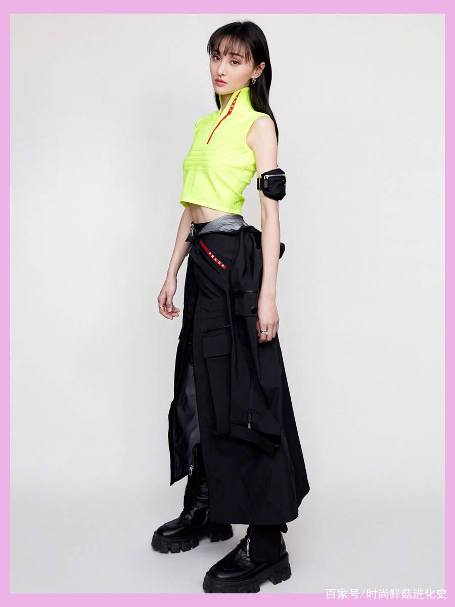 荧光|28岁郑爽近照变化大！瘦到眼窝深陷，目光呆滞，清纯形象早已不再