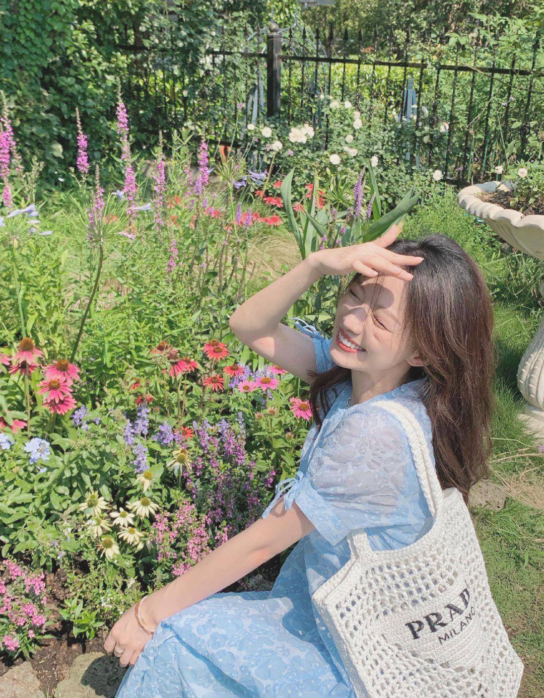 视觉|别再穿一身黑了!今夏爆火的“初恋色”简直美哭!