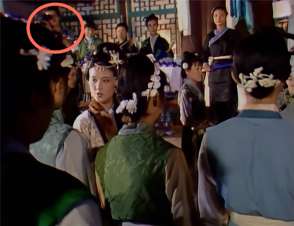 我在家乡挺好的被发现摄影师入画的镜头类似的穿帮87版红楼梦里也有