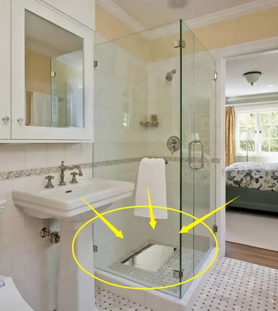 越来越多人家里不装马桶了,现在都流行这种设计,好处多多_卫生间