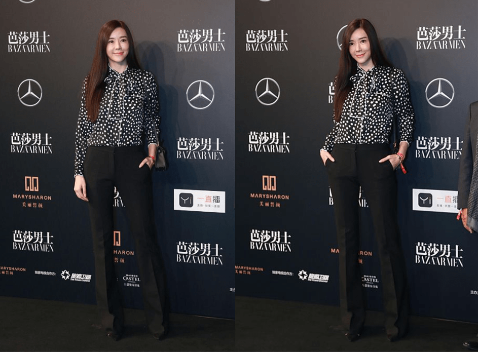 视觉|周韦彤这裙子有点独特，看着挺 像＂蚊帐＂，但与马丁靴还挺配的