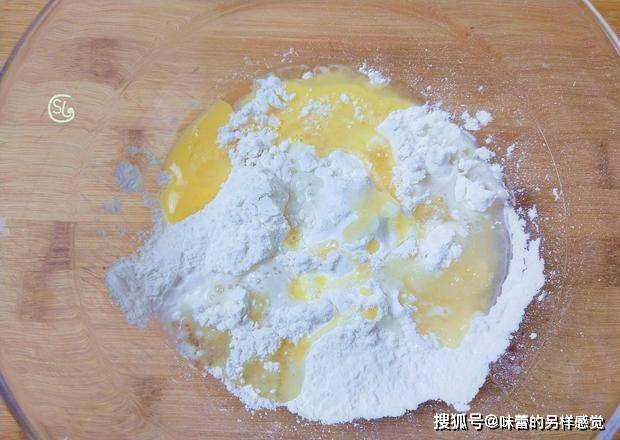 做法|自从学会这个小饼，早餐和零食不发愁，焦香酥脆超好吃，做法简单