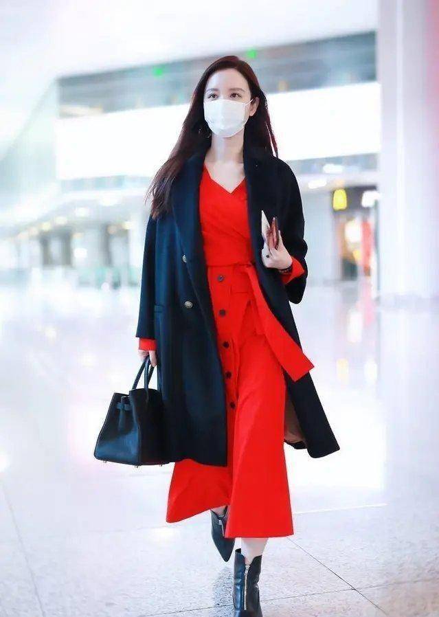 蝴蝶|39岁张萌放大招,穿蝴蝶仙女裙现身,根本看不出年纪
