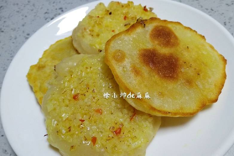 蔬菜|土豆换个新做法，比放在饼里面更好吃，一次要吃10个才过瘾！