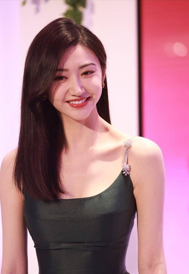 景甜|景甜时尚裙子穿搭性感又妩媚