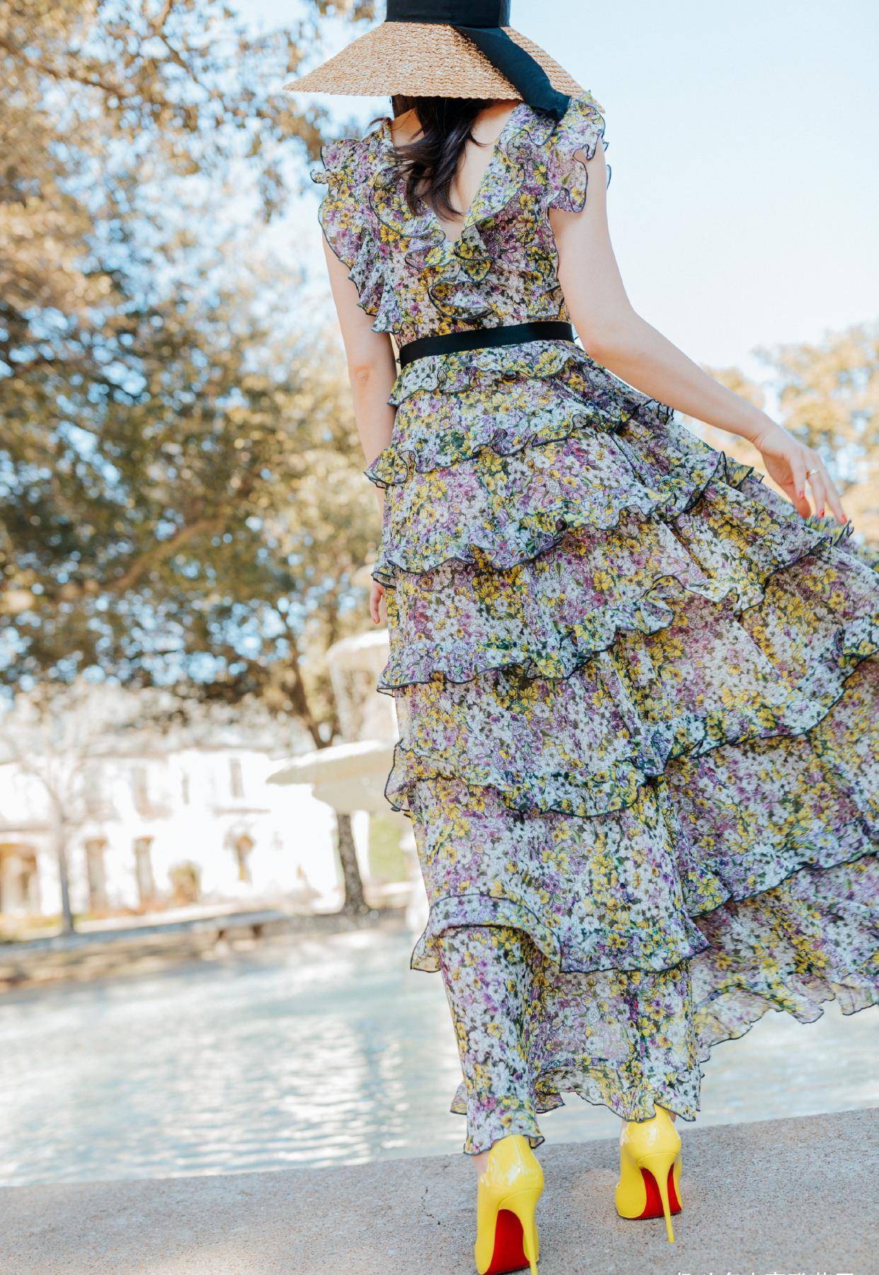 高跟鞋|韩雪的气质不一般，穿上渐变色设计的淡蓝色连衣纱裙，优雅又温柔