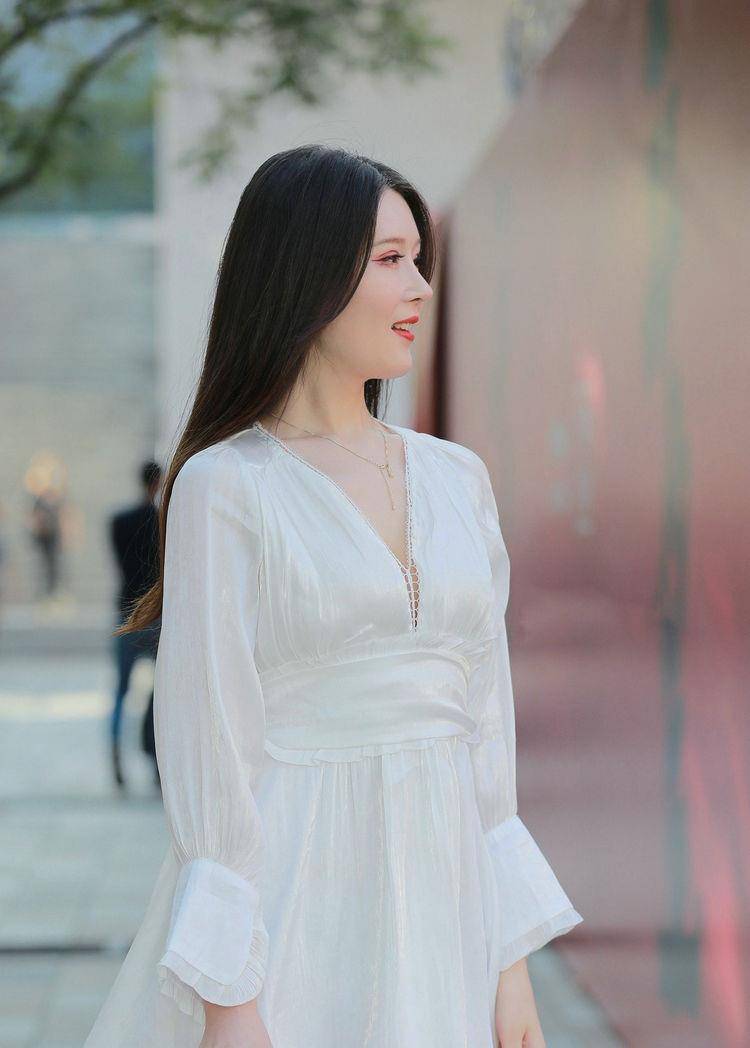 才是真|蜂腰细腿的打底裤美女，层次感特别强，令人心醉