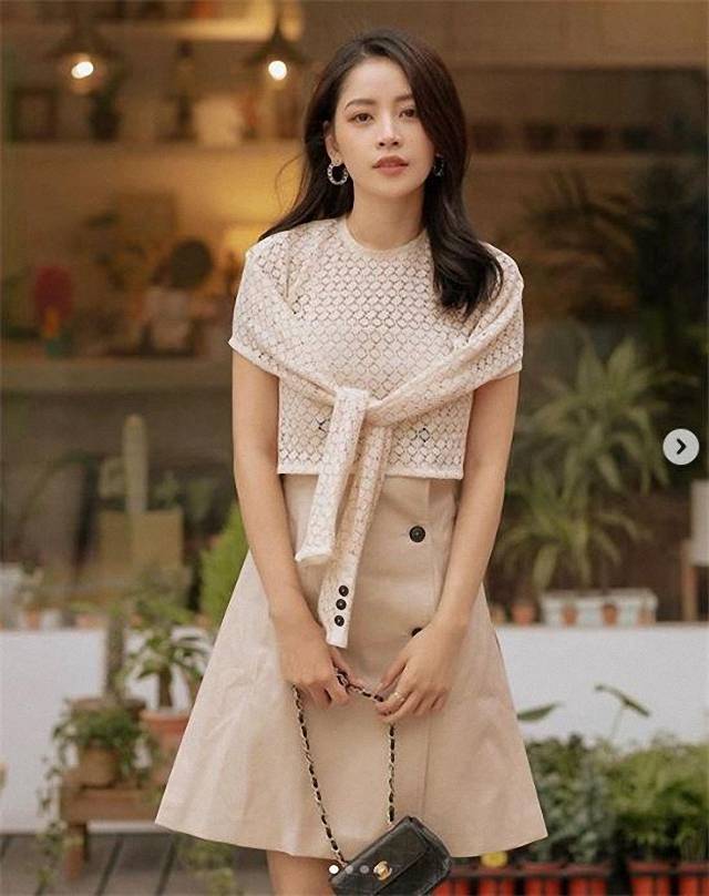 设计|越南第一美女芝芙,穿银色吊带包臀裙秀身材,蜂腰翘臀真惊艳