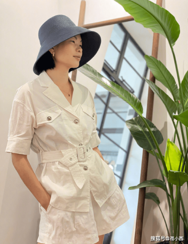 好身材|“丑模”吕燕打破审美局限,小眼睛大方脸,自创品牌+代言真高级