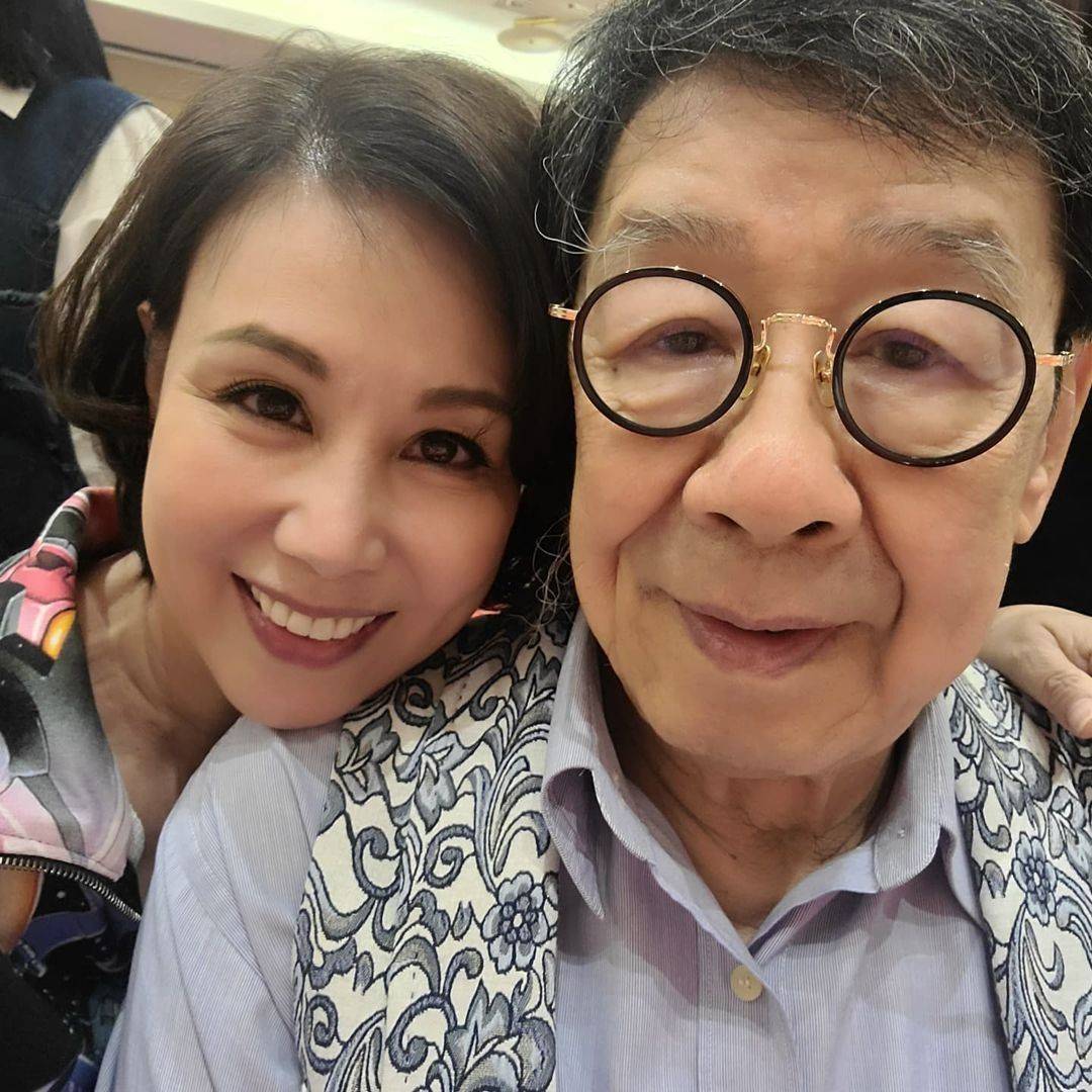 tvb老戏骨重聚!鬼婆罗兰满头白发状态好,刘纬民息影30年已发福