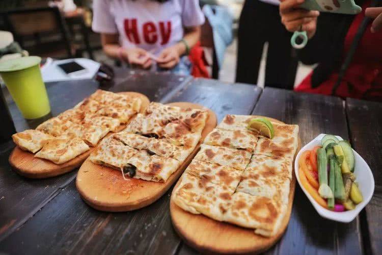 迪拜|迪拜富豪的一日三餐,看完终于理解:贫穷不止限制了我们的想象力