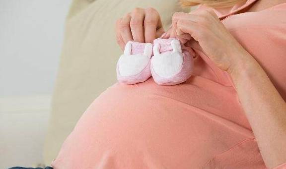 洗头|孕妈坐月子期间能洗头发吗？其实这个时间，洗头发可能对身体好！