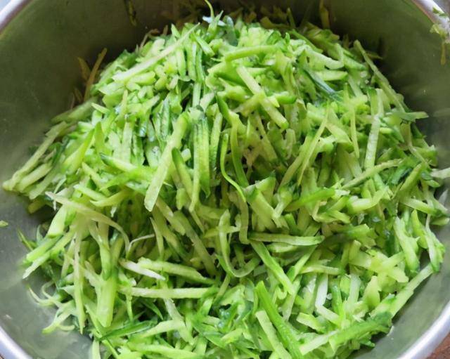 天气|天气太冷,教你一道懒人早餐,把萝卜和鸡蛋搅一搅,8分钟就搞定