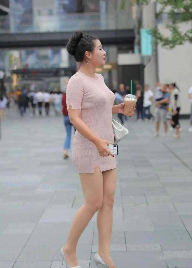 喇叭裤|轻盈飘逸的打底裤展现出出色的气质和美脚,时尚多彩