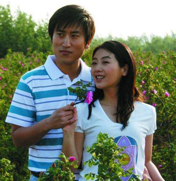 角色|同被赵本山力捧，今一个晋升二线明星，一个开店卖烧烤