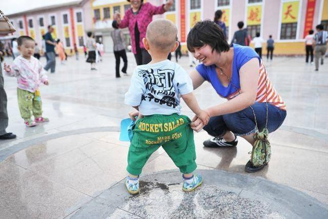 厕所|憋尿，是3-5岁孩子的特点，上幼儿园之前提前培养如厕习惯