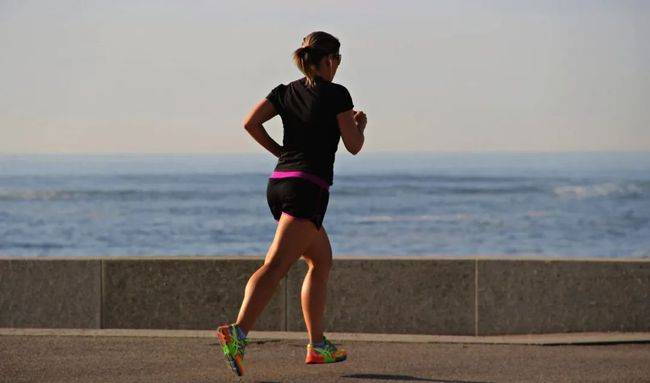 心脏|"三伏天"在晨跑的人很兴奋,但也很容易危险!!