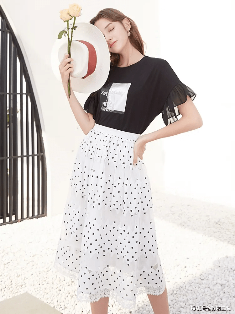 大地|夏天的“纯色T恤”该如何穿搭？