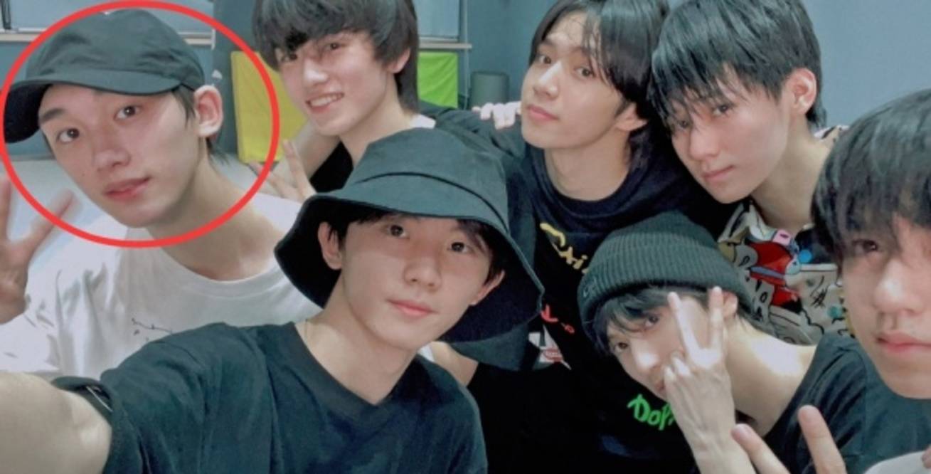 招过|丁程鑫被张雨绮用水球砸到，遇水脱妆被抓拍，男爱豆真颜值藏不住