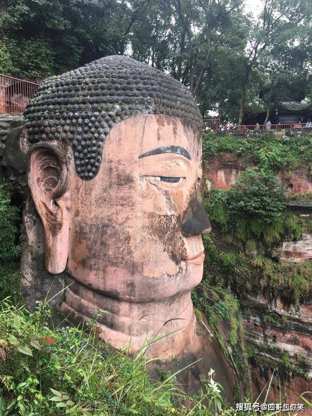 原創樂山大佛千年不倒每逢災難都會閉眼流淚是巧合嗎