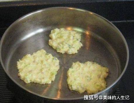 蔬菜|5月吃这懒人早餐，手不沾面就能做，解馋又顶饱，孩子分分钟吃光