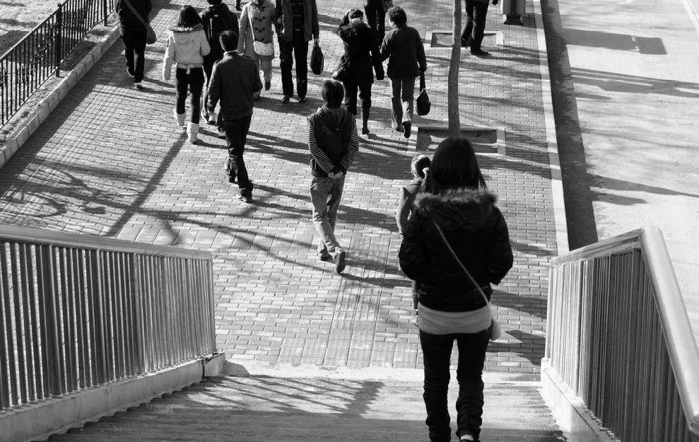 脖子|28岁程序员查出严重性颈椎病！深思：颈椎病这道坎跨不过去了吗？